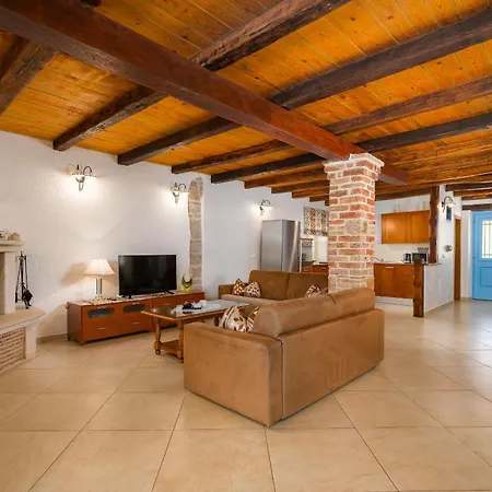 Villa My Ida With Pool In Visnjan, Istria Stuti