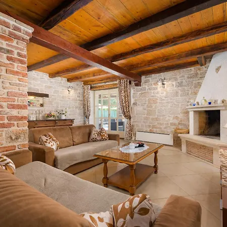 My Ida With Pool In Visnjan, Istria Stuti