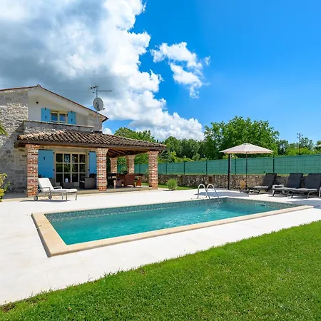 My Ida With Pool In Visnjan, Istria Stuti