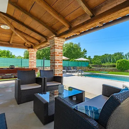 My Ida With Pool In Visnjan, Istria Stuti