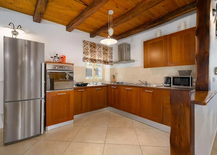 Villa My Ida With Pool In Visnjan, Istria