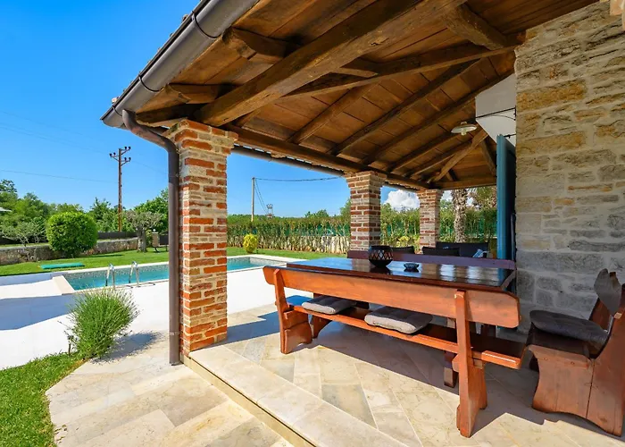 My Ida With Pool In Visnjan, Istria Stuti