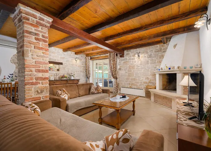 My Ida With Pool In Visnjan, Istria Stuti